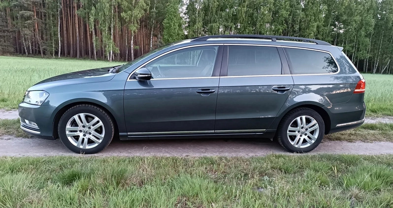 Volkswagen Passat cena 31600 przebieg: 250000, rok produkcji 2011 z Chodecz małe 211